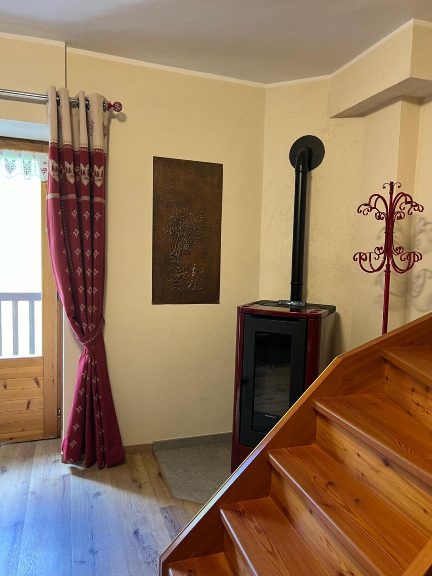 Maison Marcoz - Appartamenti Vacanze 埃特鲁布莱斯 外观 照片
